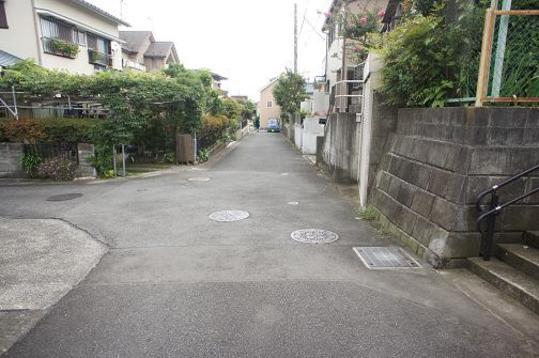 Local photos, including front road. Frontal road
