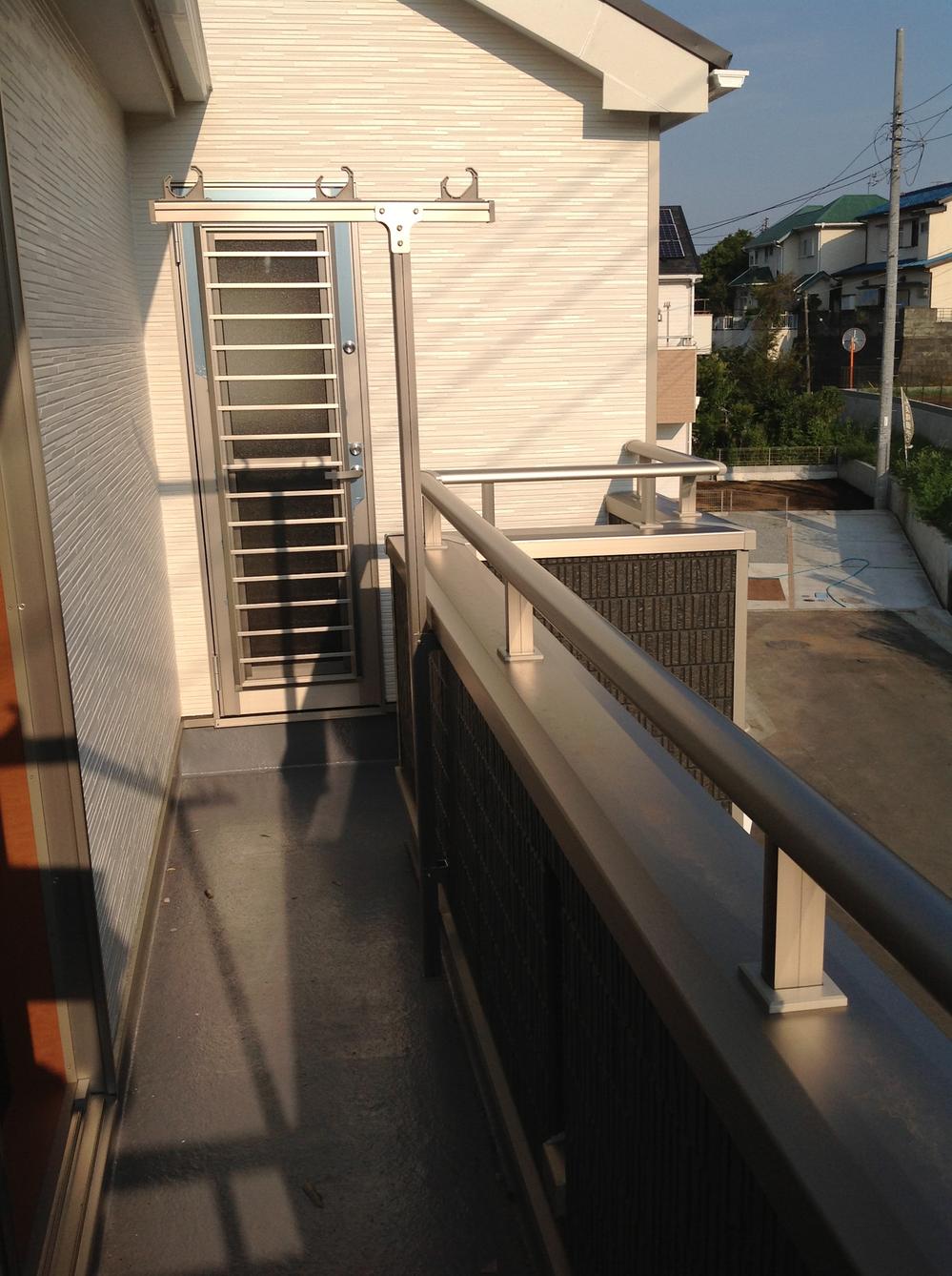 Balcony. South-facing balcony (08 May 2013) Shooting