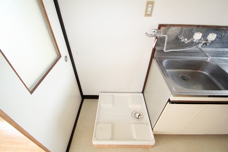 Other room space. Washing machine Storage