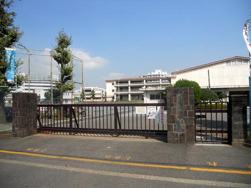 Primary school. 743m to Hiratsuka City TakashiYoshi Elementary School