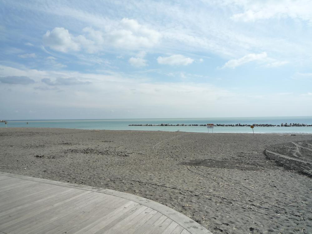 Other Environmental Photo. Beach Volleyball when saying 350m Hiratsuka until Shonan Hiratsuka Beach Park. Summer is crowded with beach volleyball