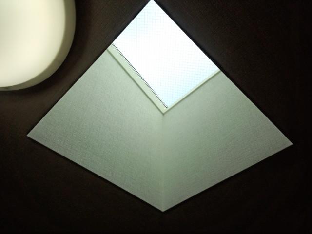 Other introspection. It is equipped with a skylight on the second floor of the living room, It is very bright