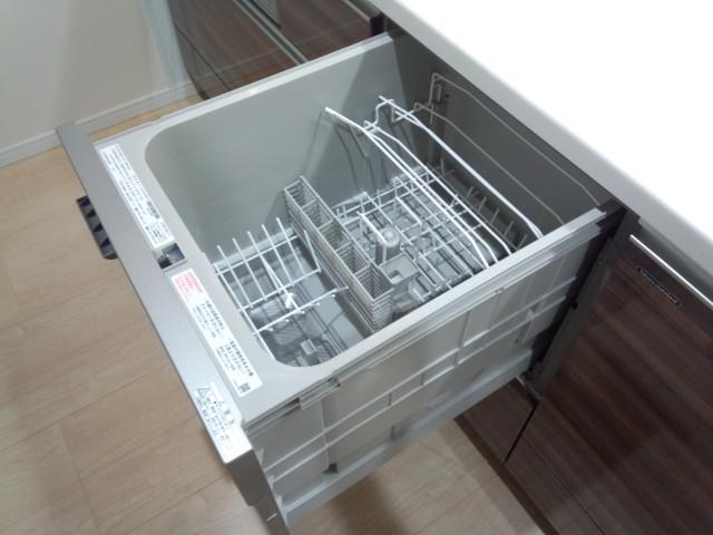 Other introspection. It is a convenient dish washing and drying machine (kitchen)