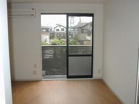 Living and room. Western-style 7.2 Pledge