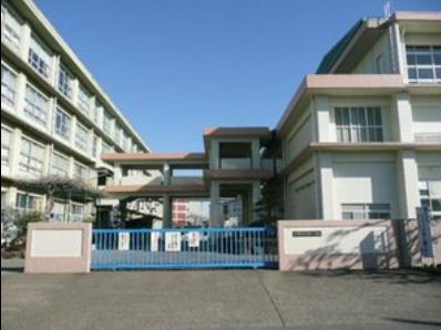 Primary school. 815m until Hiratsuka Municipal Katsuhara elementary school (elementary school)