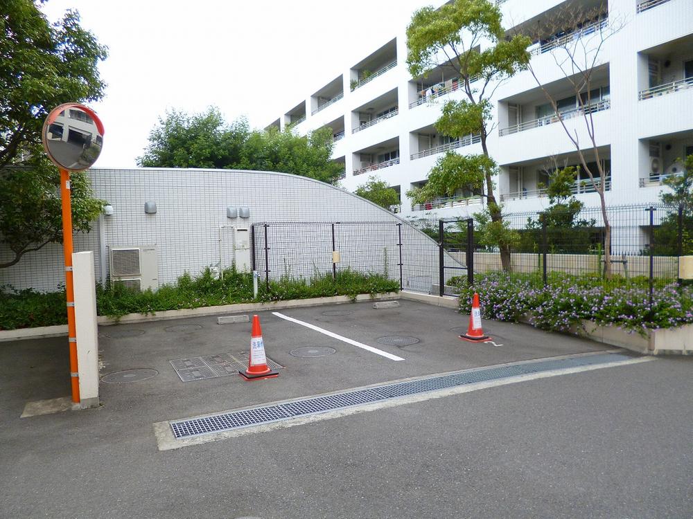 Other common areas. The important car since forever I would like you to use important to contact, We have secured the car wash space as shared facilities.