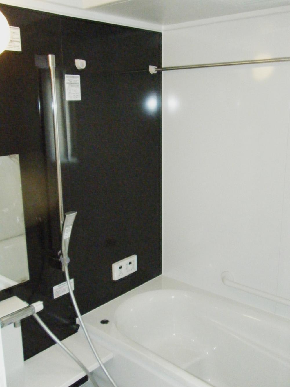 Bathroom. Unit bus with Air Heating dryer