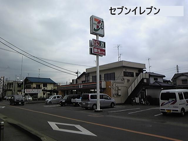 Convenience store. 758m to Seven-Eleven Hiratsuka Yokouchi shop