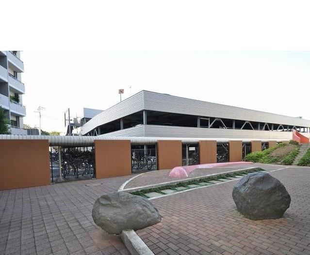 Parking lot. Local (September 2013) Shooting