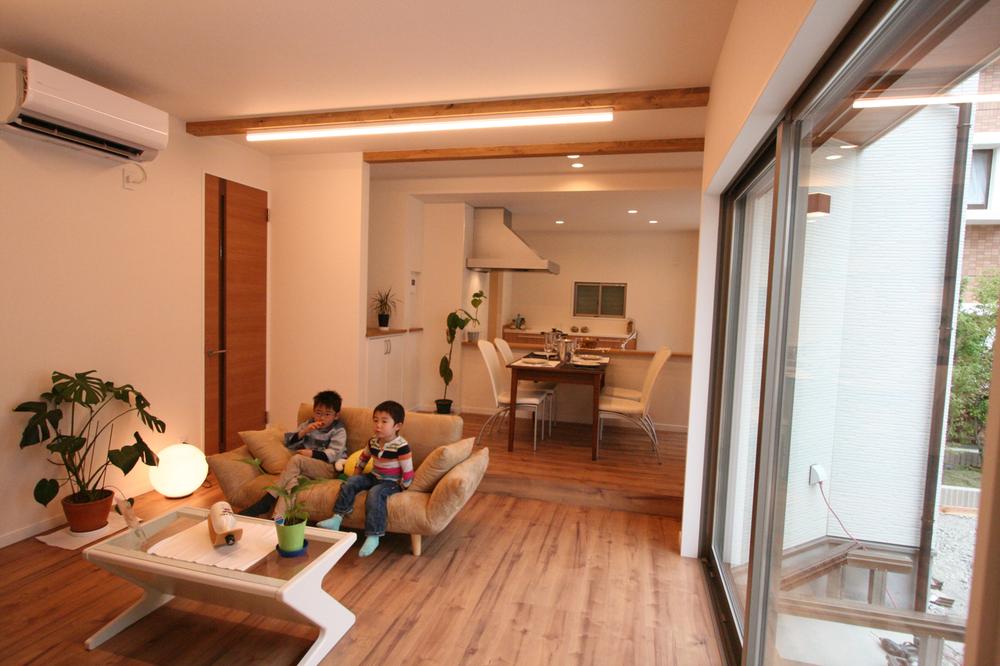 Living. Room (May 2012) smart "Ekosuma" in shooting lemon home of eco-house is finally completed.