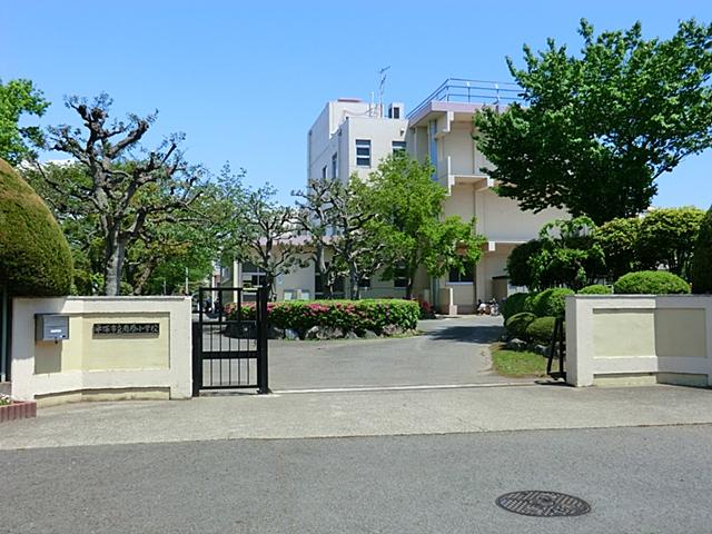 Primary school. 563m to Hiratsuka City Nanbara Elementary School