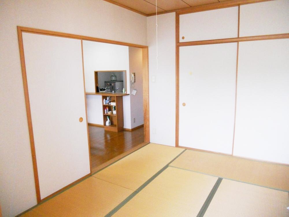 Non-living room. Local (September 2013) Shooting