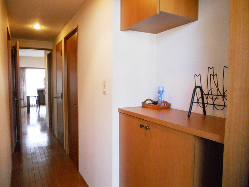 Entrance. Local (September 2013) Shooting