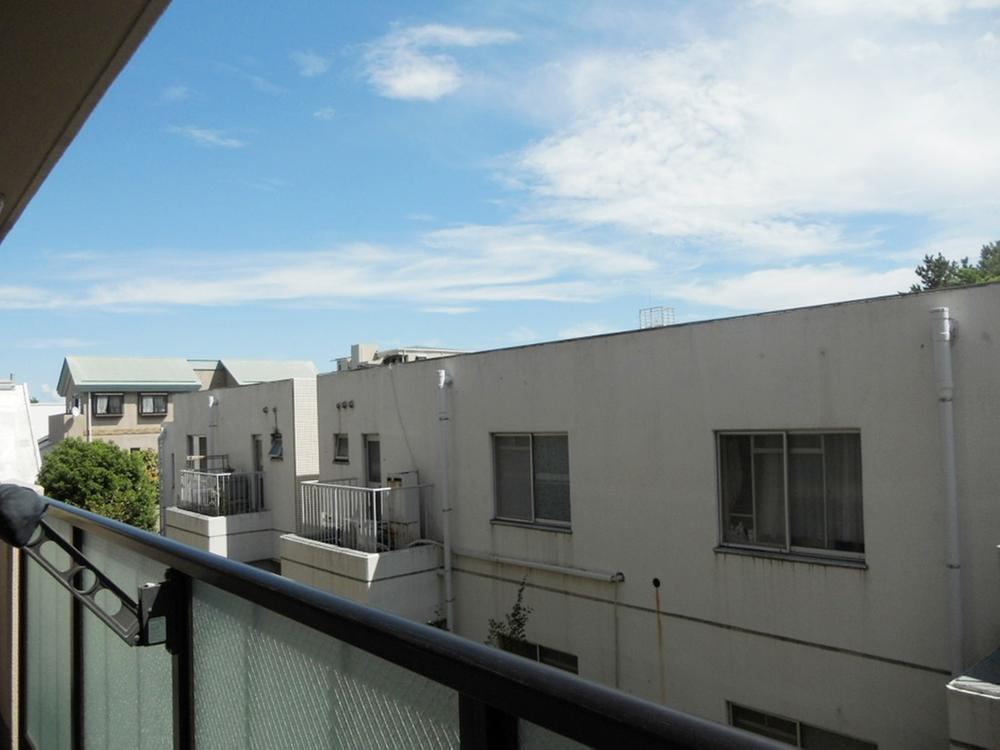 View photos from the dwelling unit. Local (September 2013) Shooting