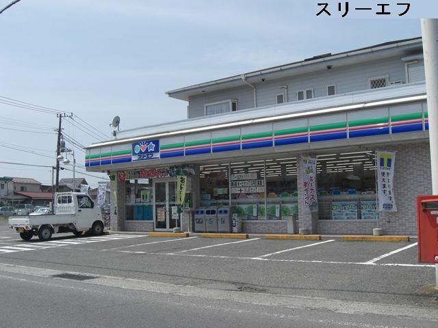 Convenience store. Three F roadside 883m to Hiratsuka store