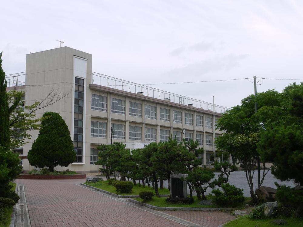 Primary school. 752m until Hiratsuka Tatsuko Elementary School