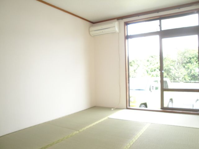 Living and room. Japanese-style room 6 quires