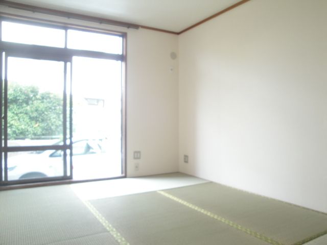 Living and room. Japanese-style room 6 quires