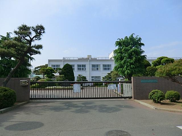 Junior high school. 1706m to Hiratsuka City Ono Junior High School