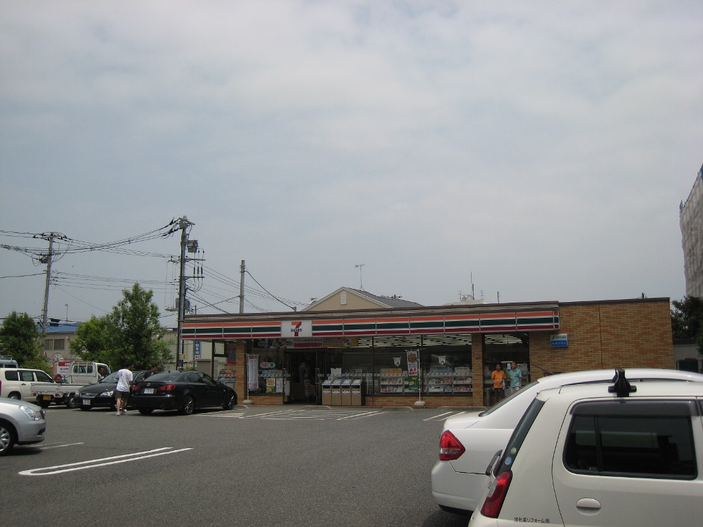 Convenience store. Seven-Eleven Hiratsuka Tamura shop until the (convenience store) 448m