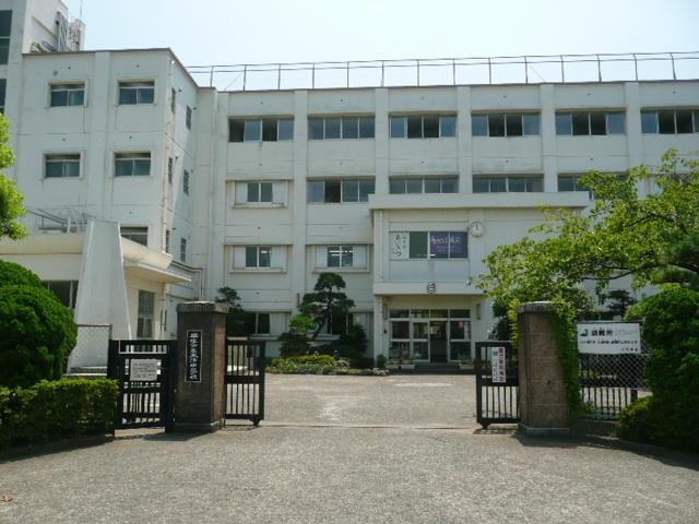 Junior high school. 450m until Hiratsuka municipal Taiyo Junior High School