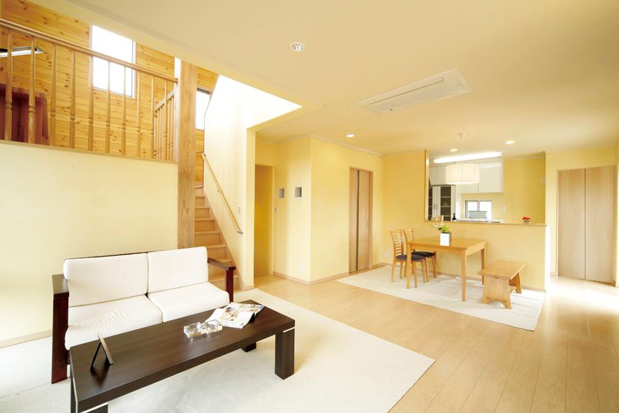 Building plan example (introspection photo). Spacious living room, which was designed to comfort and relaxed. Building price 14.9 million yen, Building area 109.09 sq m