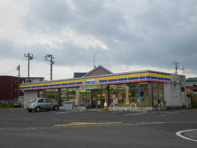 Convenience store. MINISTOP up (convenience store) 850m