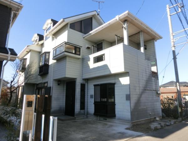 Local appearance photo. Exterior Photos outer wall ・ And the roof paint (currently under renovation)