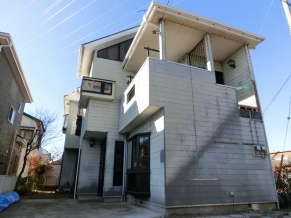 Local appearance photo. For renovation, I removed the outside stairs. (In remodeling)