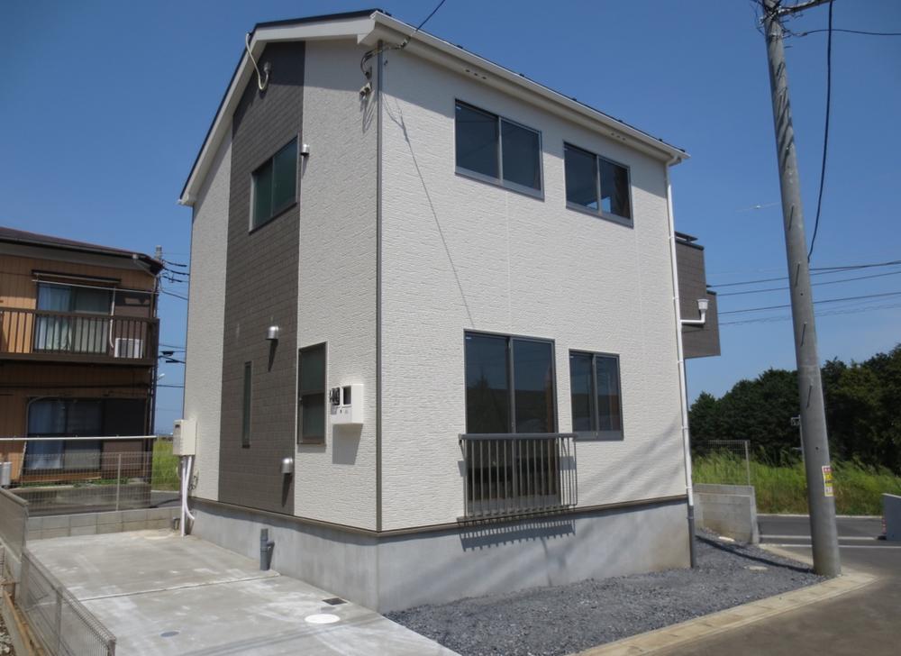 Local appearance photo. Local (August 2013) Shooting 1 Building ◎ airy development subdivision of good hill ◎ Zenshitsuminami orientation's yang per good ☆