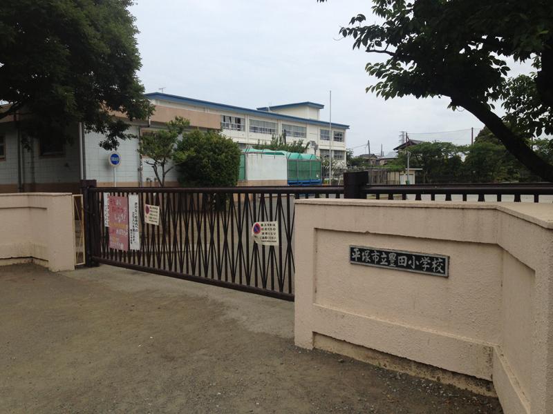 Primary school. 100m until Toyoda Elementary School