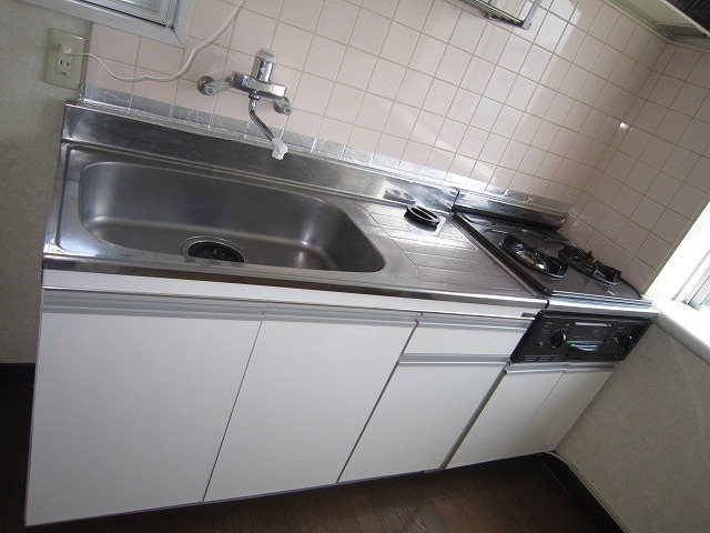 Kitchen. 301 is a picture.
