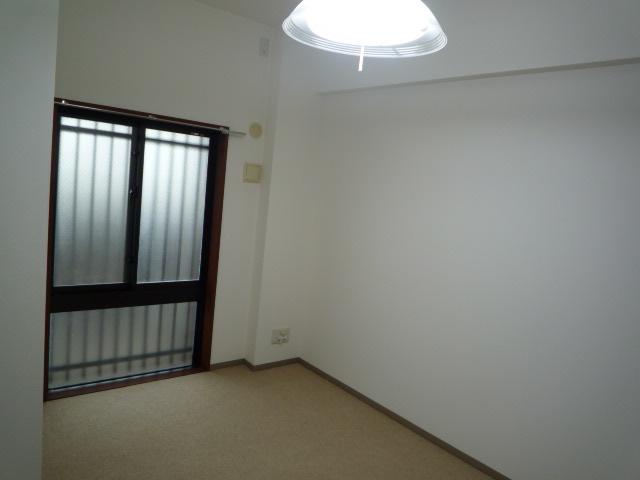 Non-living room. Indoor (June 2011) shooting