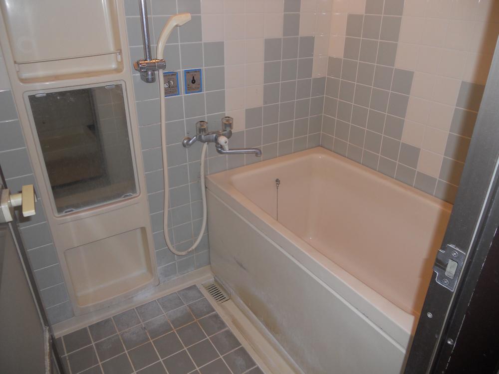 Bathroom. Room (August 2013) Shooting