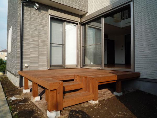 Building plan example (exterior photos). Living More of wood deck