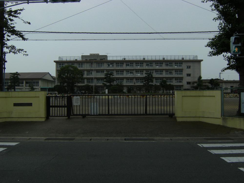 Primary school. 1181m until Hiratsuka Municipal Fujimi Elementary School