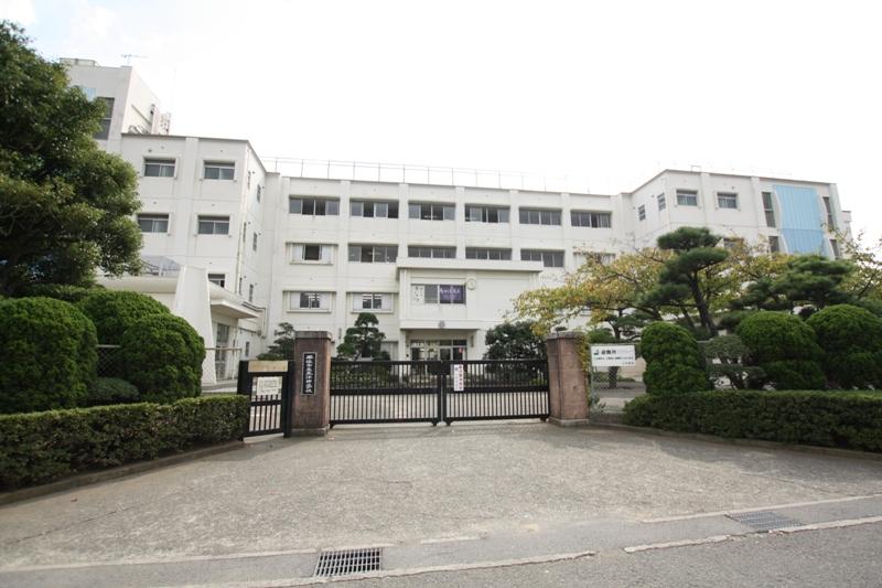 Junior high school. 869m until Hiratsuka municipal Taiyo Junior High School