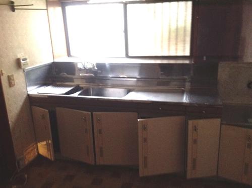 Kitchen. (12 May 2012)