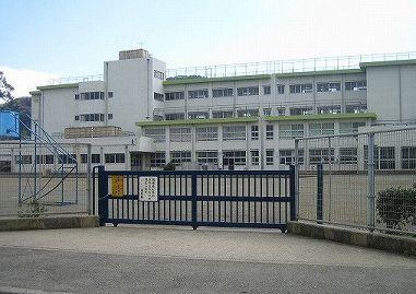 Primary school. 180m until Yamashita elementary school