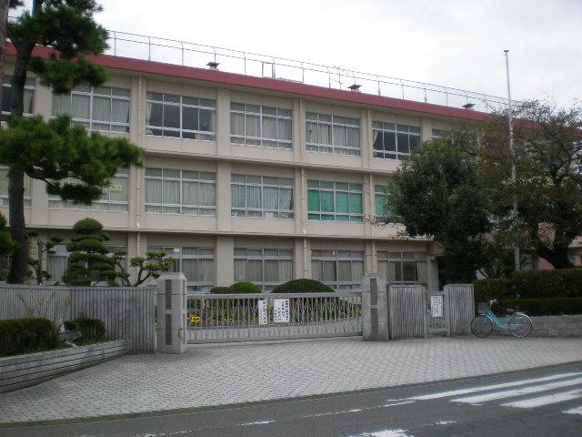 Junior high school. Municipal Kasugano 800m up to junior high school
