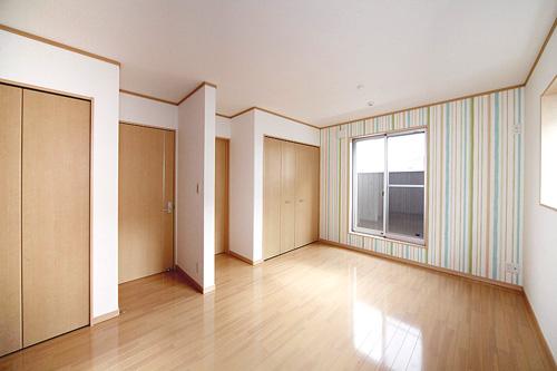 Building plan example (introspection photo). Leave the nest nursery It can also be divided into two rooms in accordance with the change in the child's growth and family, 2 door 1 Room. Price 14 million yen, Building area 95.87 sq m
