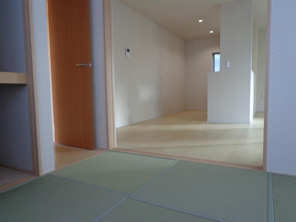 Same specifications photos (living). It has become a tatami More of living