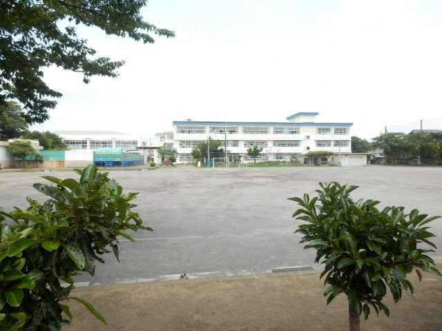 Primary school. 300m until Toyoda elementary school (elementary school)