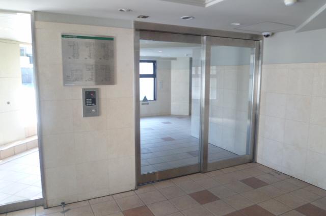 Entrance. Common areas