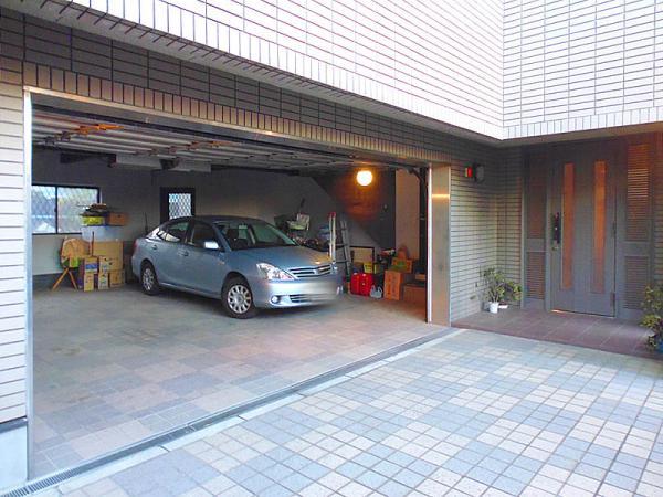 Parking lot