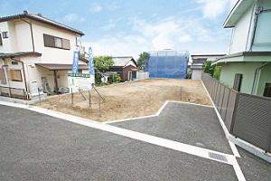 Local land photo. It is a subdivision of the total two-compartment. All sections site more than 33 square meters. education ・ It is very convenient for life