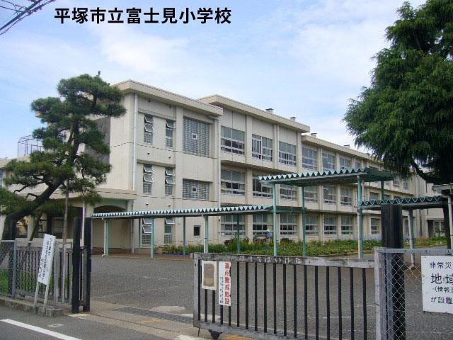 Primary school. 554m until Hiratsuka Municipal Fujimi Elementary School