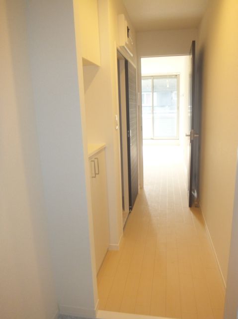 Entrance. I'm home ~