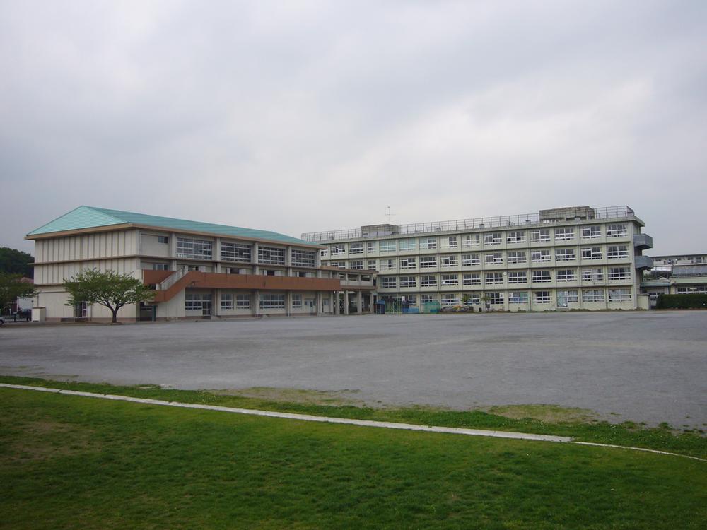 Primary school. 644m until Hiratsuka Municipal Katsuhara Elementary School