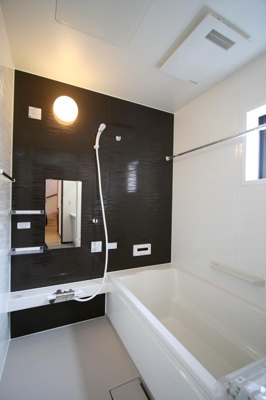 Same specifications photo (bathroom). Example of construction